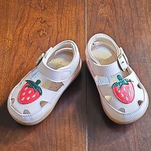 FIVE PEAS Strawberry Design Kids Shoes
